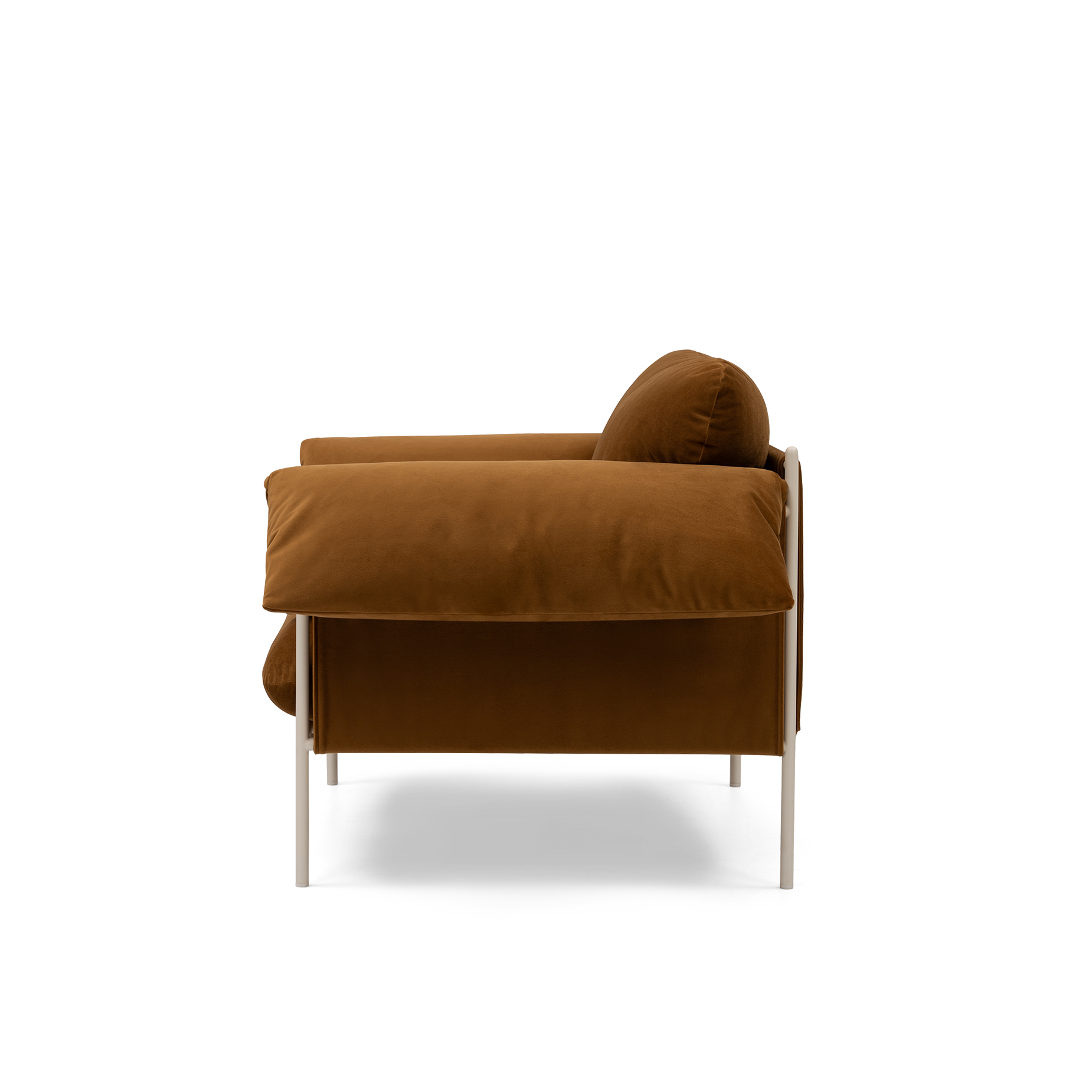 ELLISON STUDIOS. Alva armchair in brown malibu cognac.