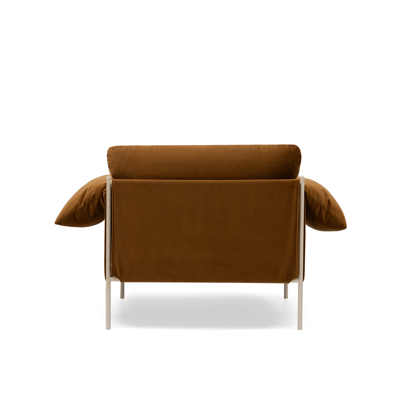 ELLISON STUDIOS. Alva armchair in brown malibu cognac.