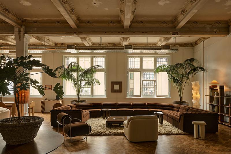 THE LOBBY