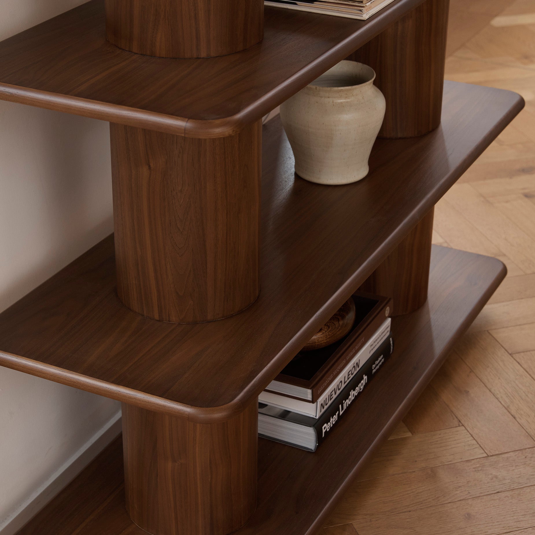 Contour 5 Shelf - [ Walnut ]