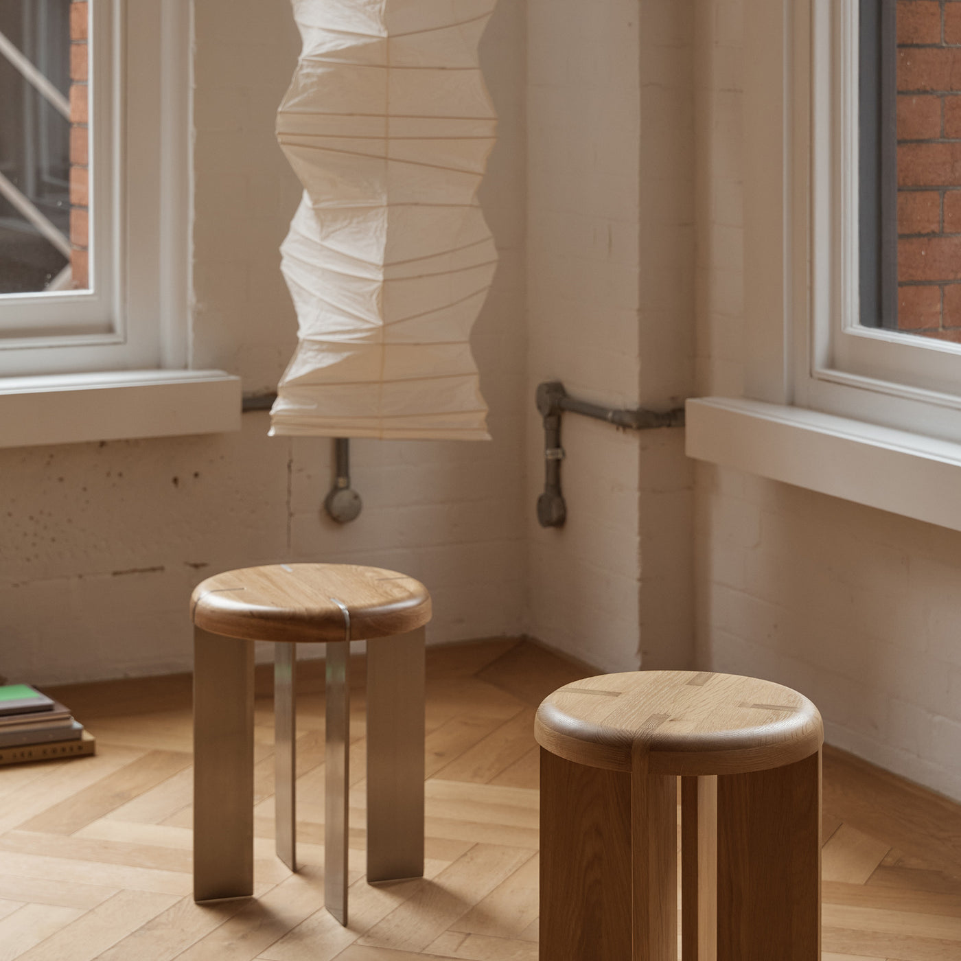 Etre Stainless Steel Occasional Table - [ Stainless Steel & Oak ]