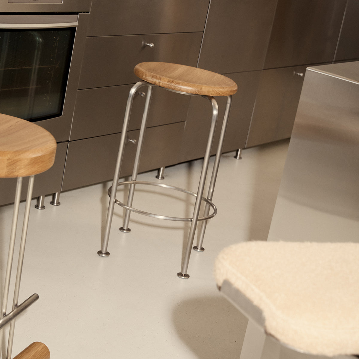 Wire Counter Stool - [ Stainless Steel & Oak ]