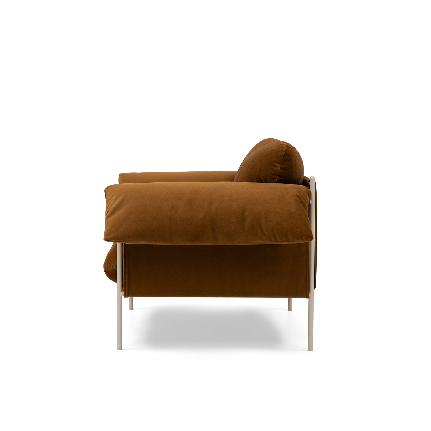 ELLISON STUDIOS. Alva armchair in brown malibu cognac.
