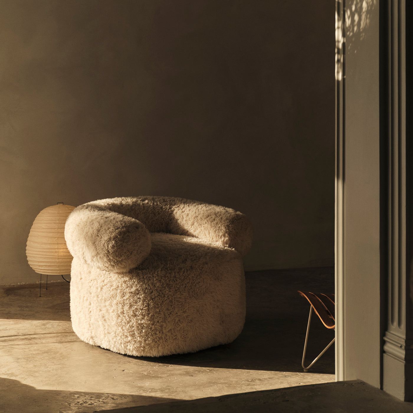Huggy Faux Fur Armchair - [ Paddington Cashew ]