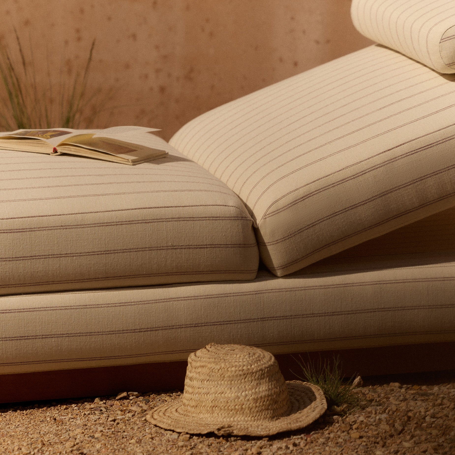 Stack Outdoor Sun Lounge - [ Terra Crema ]