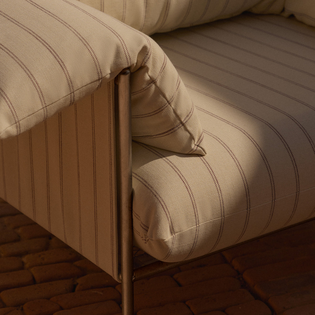 Alva Outdoor Armchair - [ Terra Crema ]
