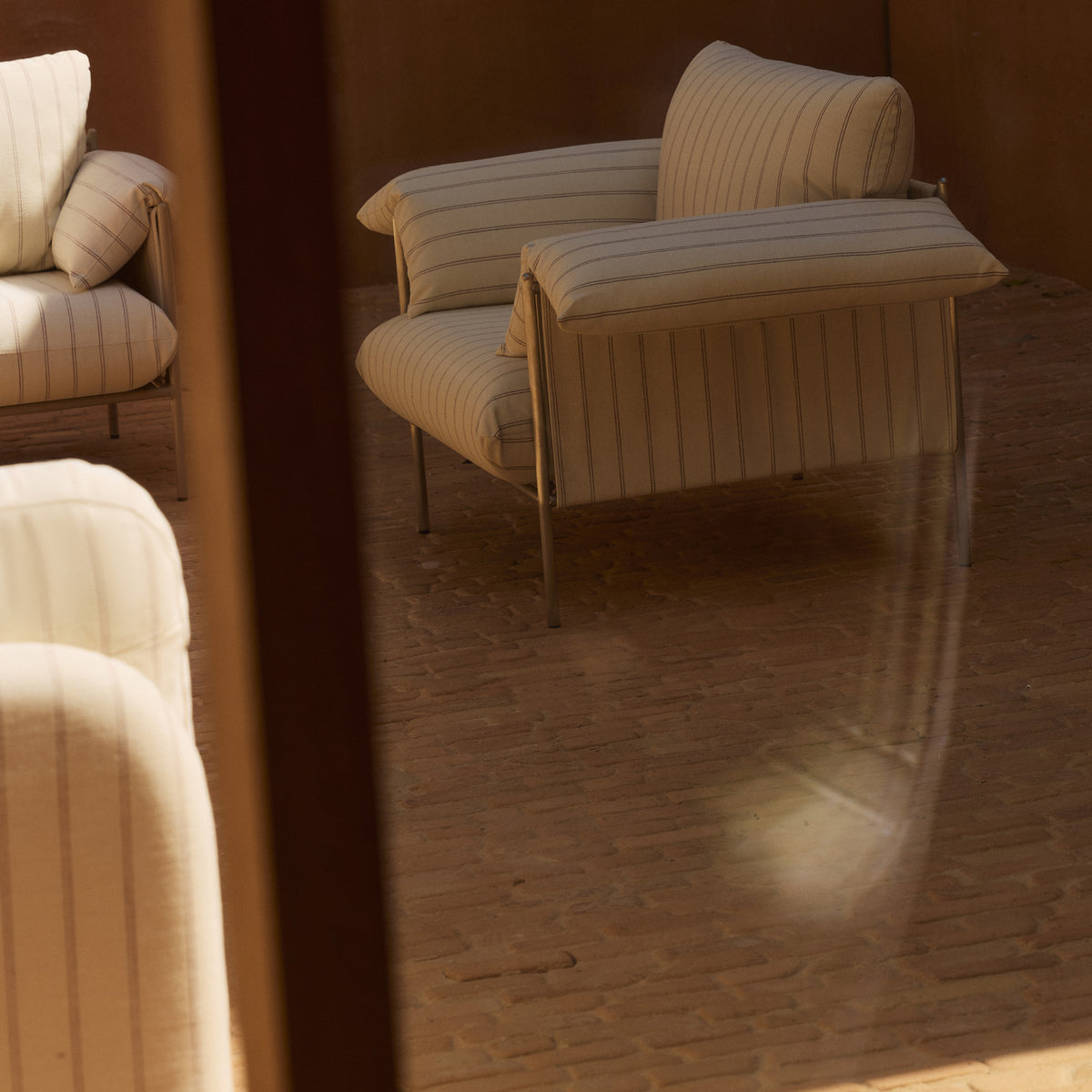 Alva Outdoor Armchair - [ Terra Crema ]