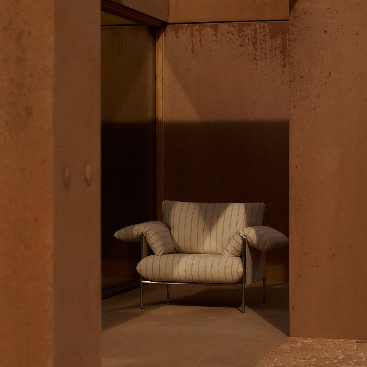 Alva Outdoor Armchair - [ Terra Crema ]
