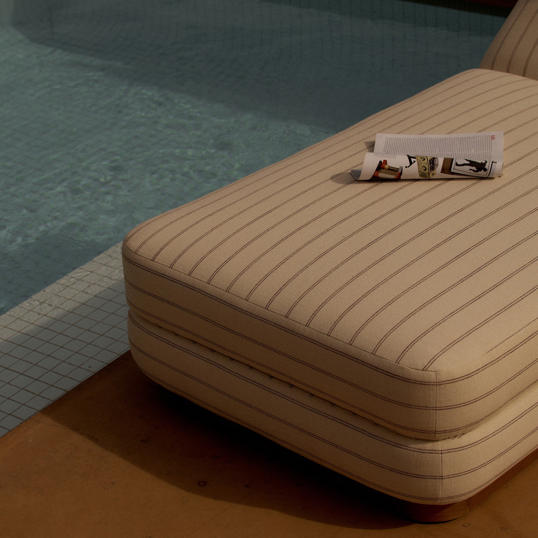 Stack Outdoor Sun Lounge - [ Terra Crema ]