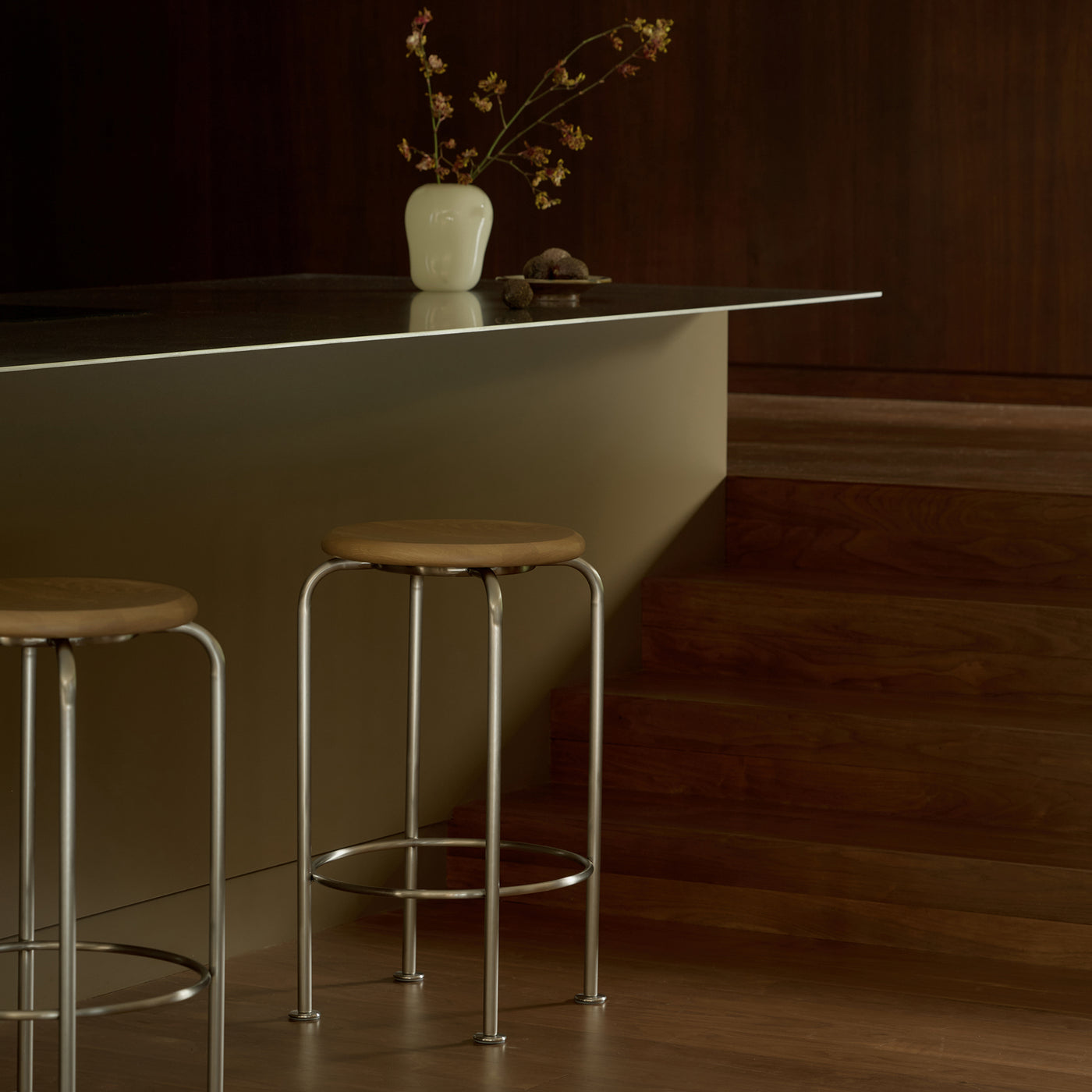 Wire Counter Stool - [ Stainless Steel & Oak ]