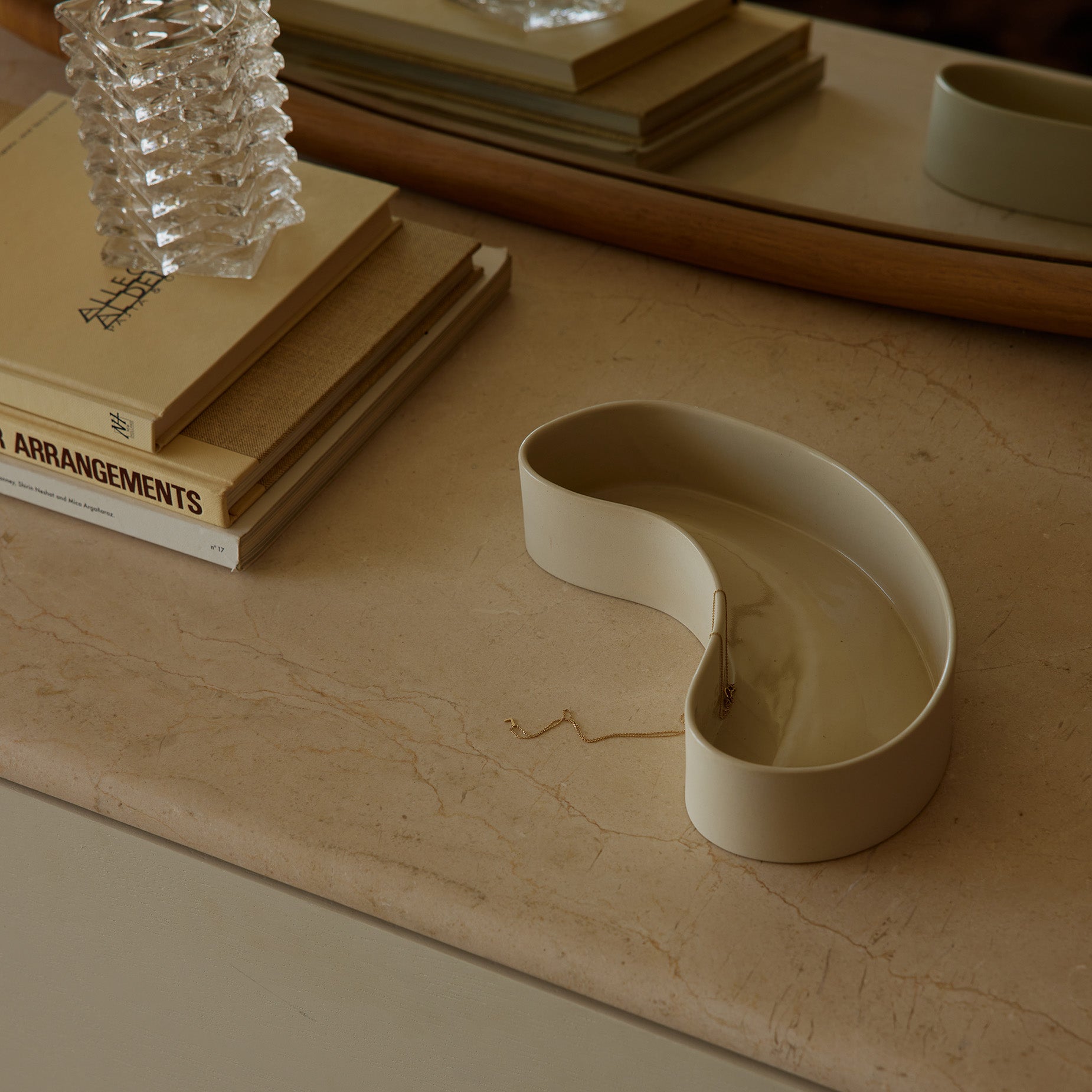 Ollie Catchall - [ Parchment ]