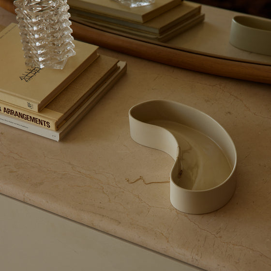 Ollie Catchall - [ Parchment ]